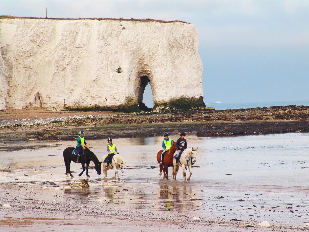 Broadstairs Beach Holiday Apartments - Direct Accessibility To Kingsgate Bay - With A Parking Space Exterior photo